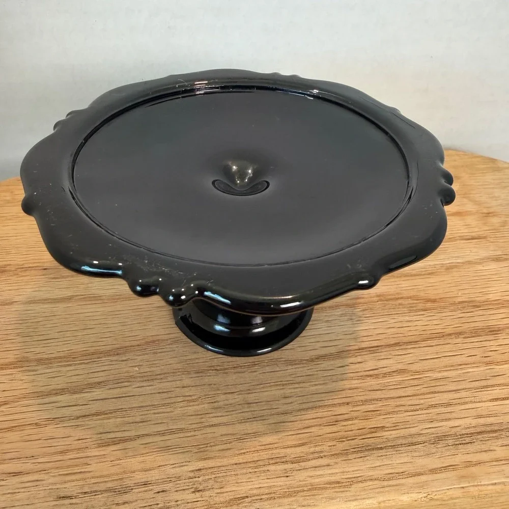 L.E. Smith Black Amethyst Glass Candle Holder Vintage Scalloped Base